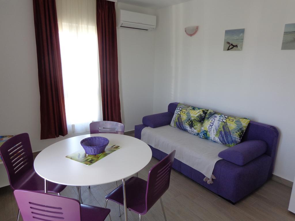 Villa Palas Apartments Rogoznica  Oda fotoğraf