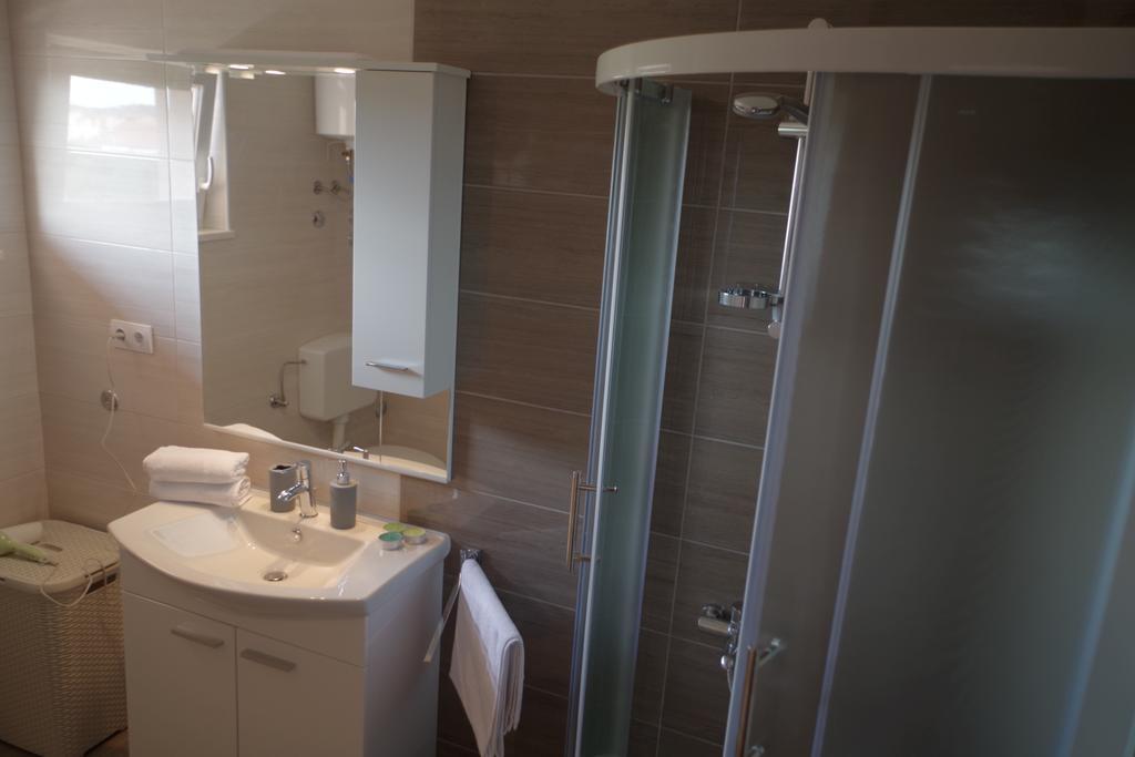 Villa Palas Apartments Rogoznica  Oda fotoğraf